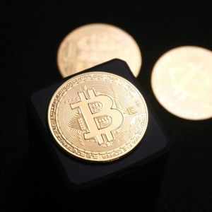 比特币强势反弹至73,000美元，空头挤压清算2.46亿美元期货头寸