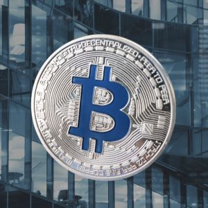 MARA裁员潮紧随11亿美元比特币抛售，AI转型加速