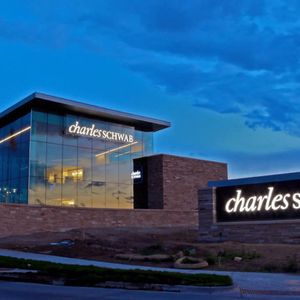 嘉信理财推出加密货币服务：对比特币意味着什么？