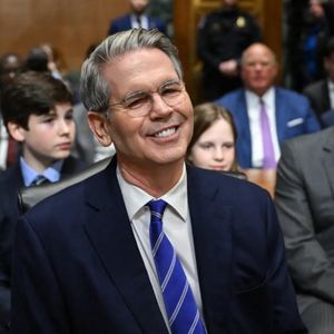 Bessent敦促国会推进加密法规，参议院时间紧迫