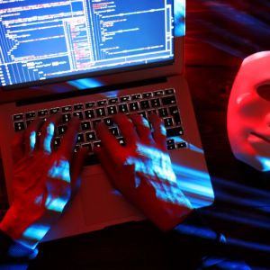 俄罗斯相关交易所Grinex和TokenSpot遭疑似协同黑客攻击，损失超10亿卢布