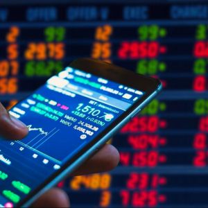 比特币触及78,000美元，全球股市与黄金同步上涨