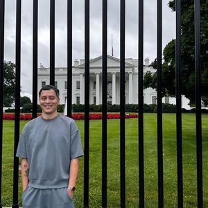 加密信徒仅花500美元赢得与特朗普的Memecoin午餐会